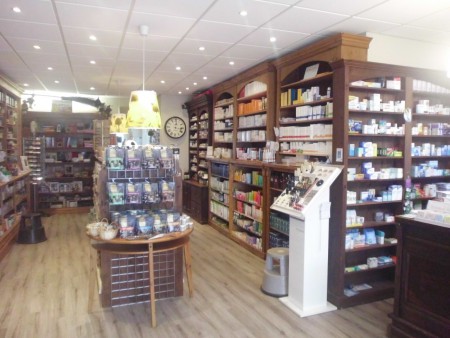 Drogisterij De Waag heeft een assortiment van producten welke duurzaam veilig en betaalbaar zijn. Met een persoonlijk advies gaat u de deur uit. geopend ma/vr 9.00- 18.00, za van 9.00 -17.oo