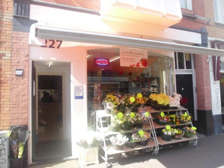 J & R Bloemenshop Weimarstraat 227 06-24462477