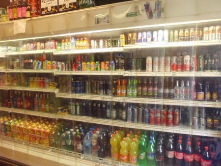 Verkoop van verse groente zuivel bier wijn frisdranken