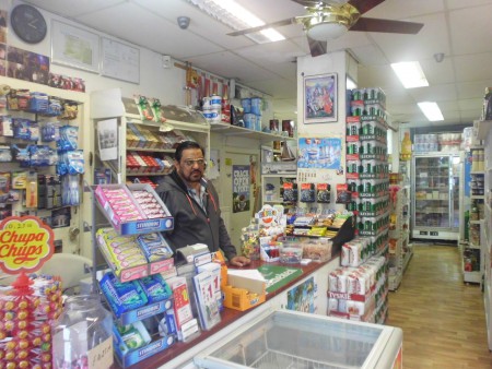 open van maandag tot  zaterdag 12 .00 tot 24.00 uur zondag van 16.00 tot 24.00 uur